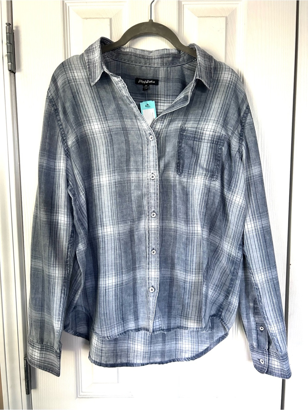 Flag & Anthem Gray Plaid Button Down Shirt Size Medium NWT